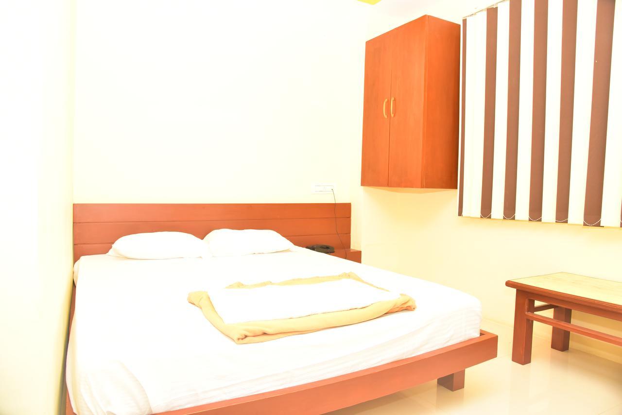 Bright Palace Restaurant And Residency Hotel Шимога Екстериор снимка