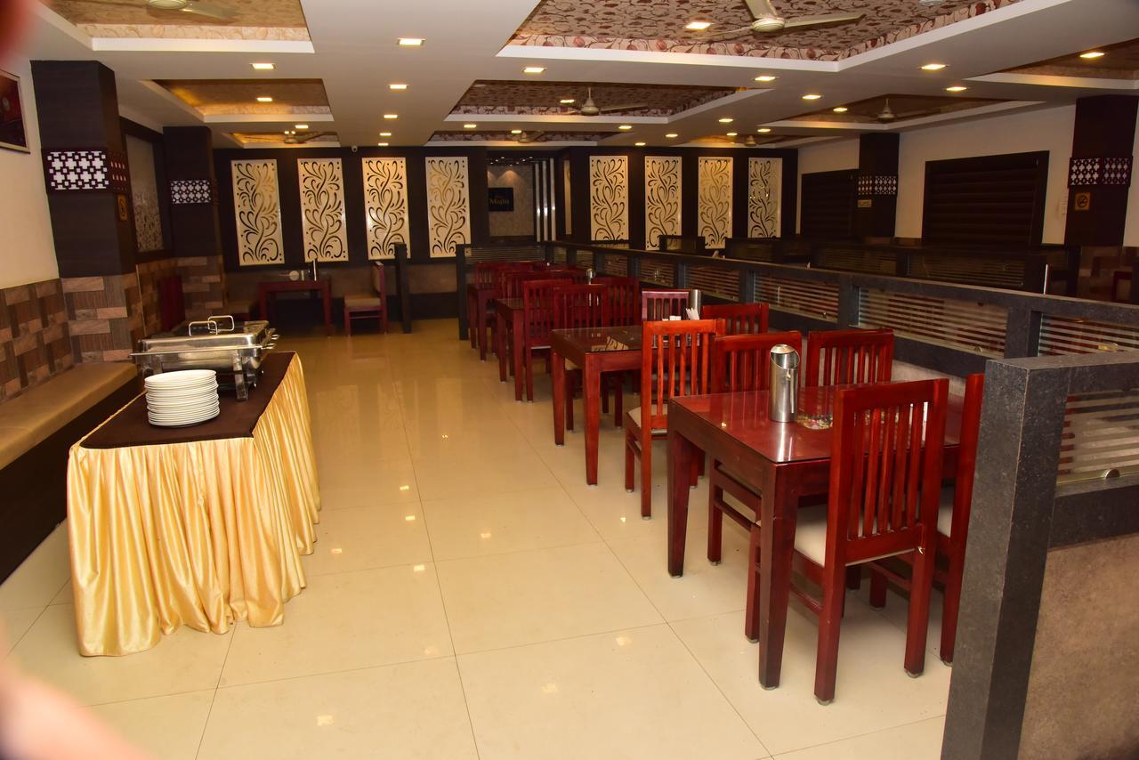 Bright Palace Restaurant And Residency Hotel Шимога Екстериор снимка